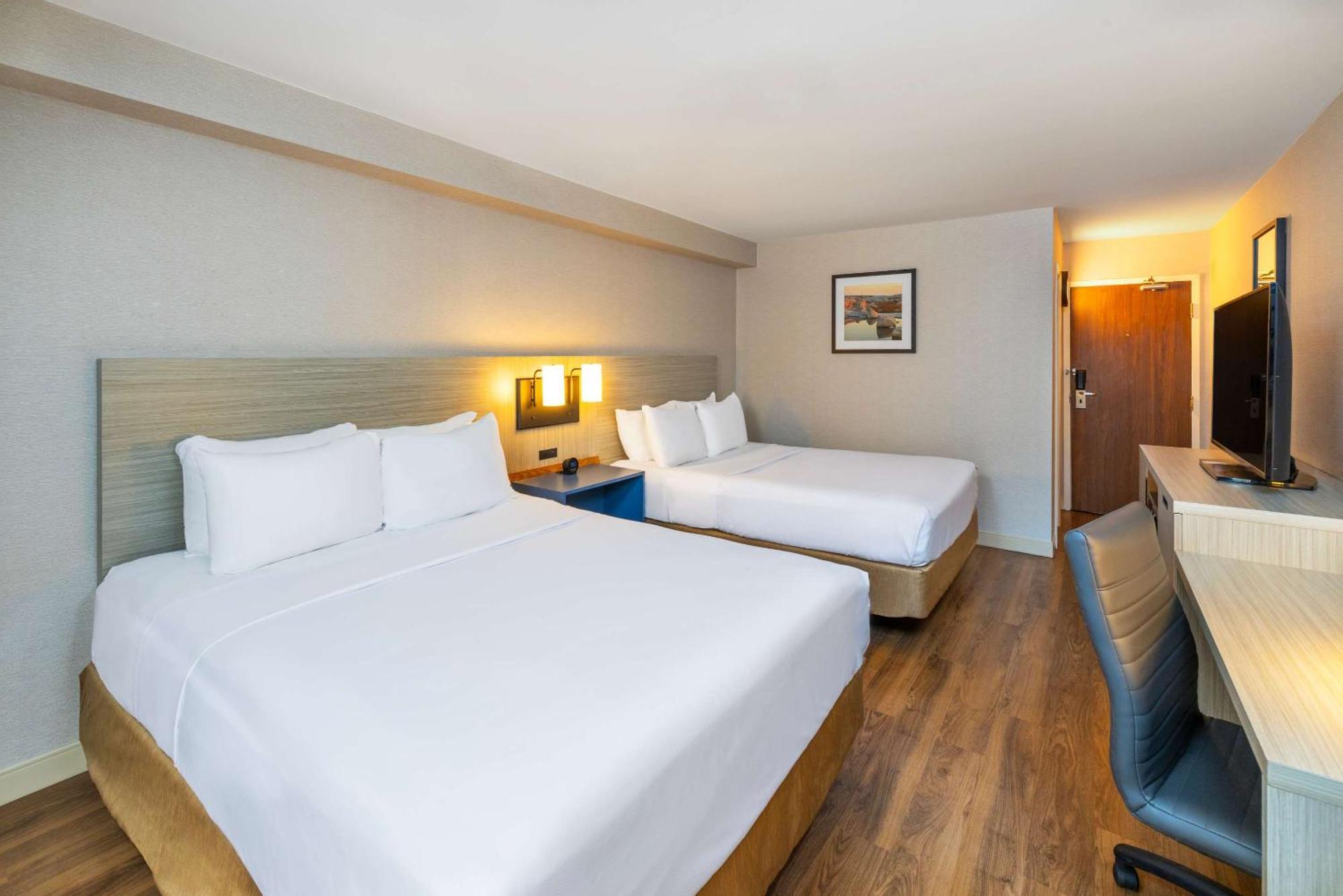 Comfort Inn Fredericton Exterior foto